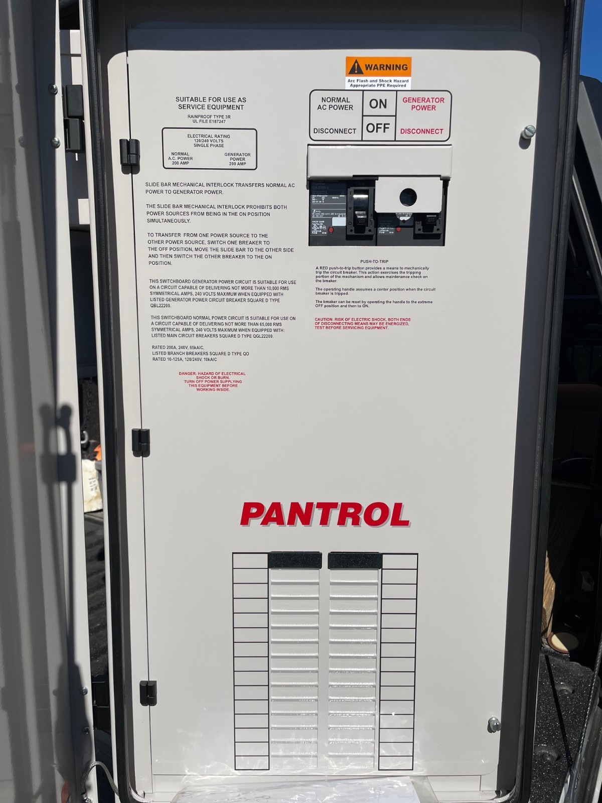 Manual 200 amp Generator transfer switch w/200 amp RS receptacle Square D Panel