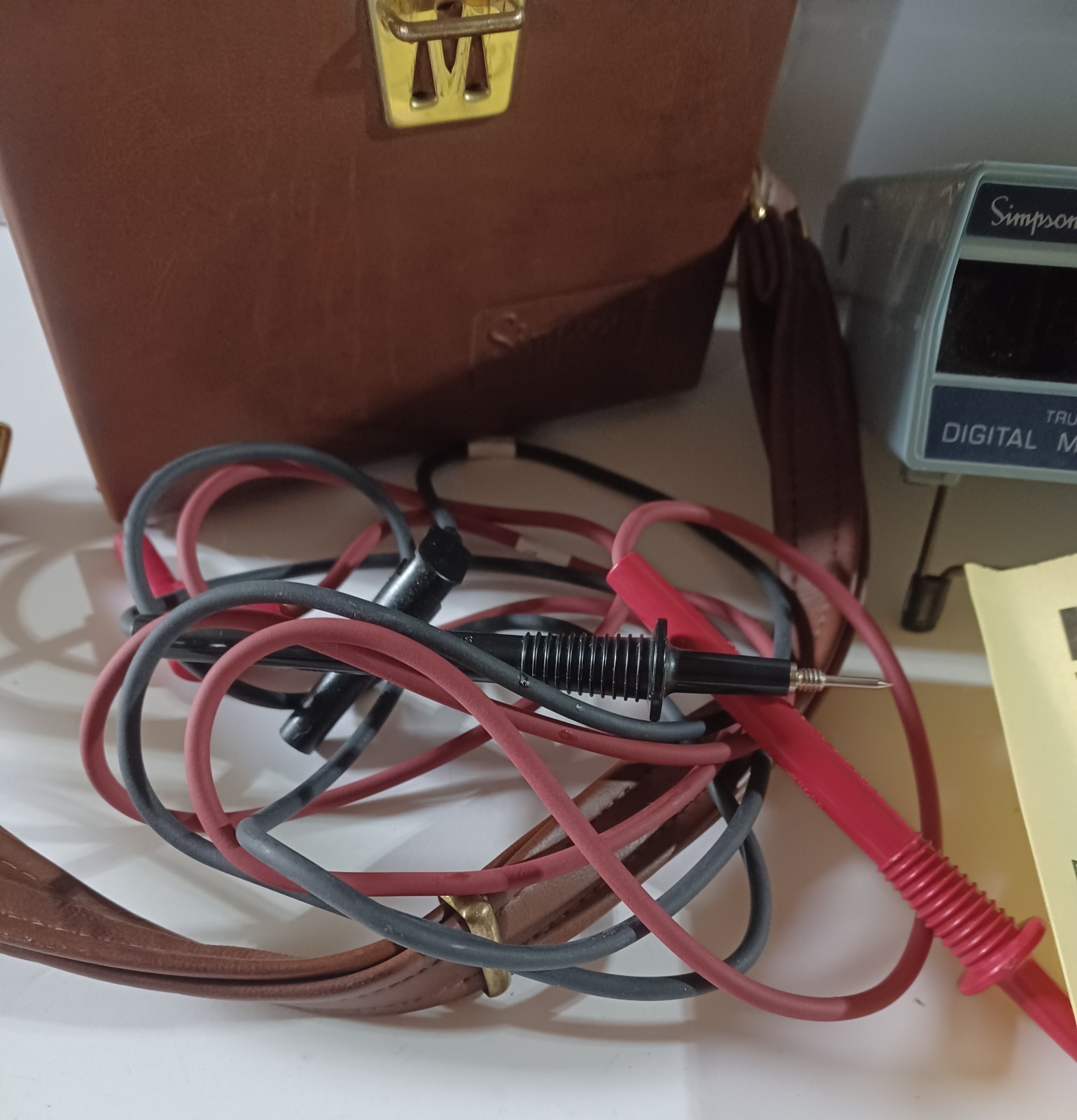 SIMPSON 461 DIGITAL MUTIMETER w/Leather carry case and Probs *NO charger*
