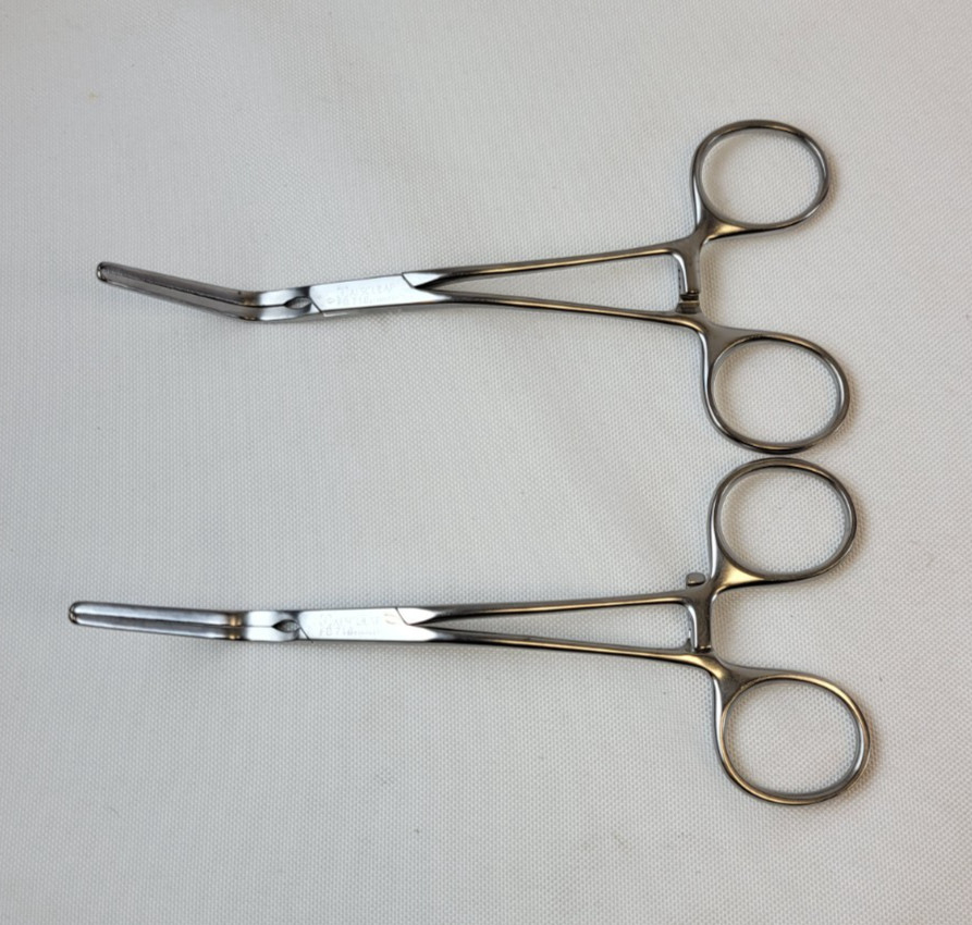 Set of 2 Aesculap FB718 Cooley Atraumata Vascular Clamp, 60° Angle, 6-1/4″