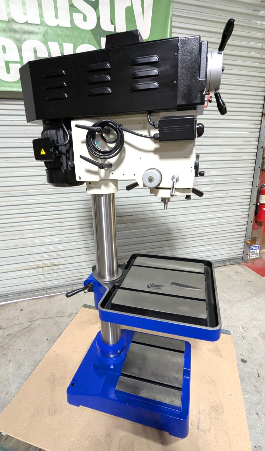 Vectrax Mill / Drill Machine 20" Swing 170 – 2000 RPM 220v 3ph *Scratch &a