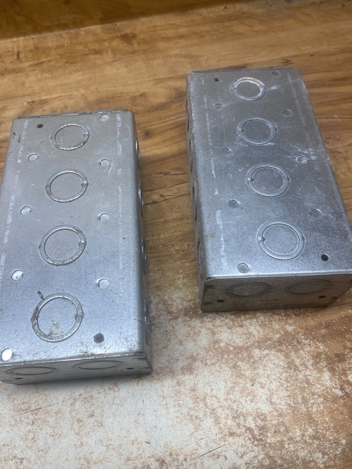 4-Gang Metal Electrical Junction Box with 1/2 » Knockouts New old stock Lot of 2