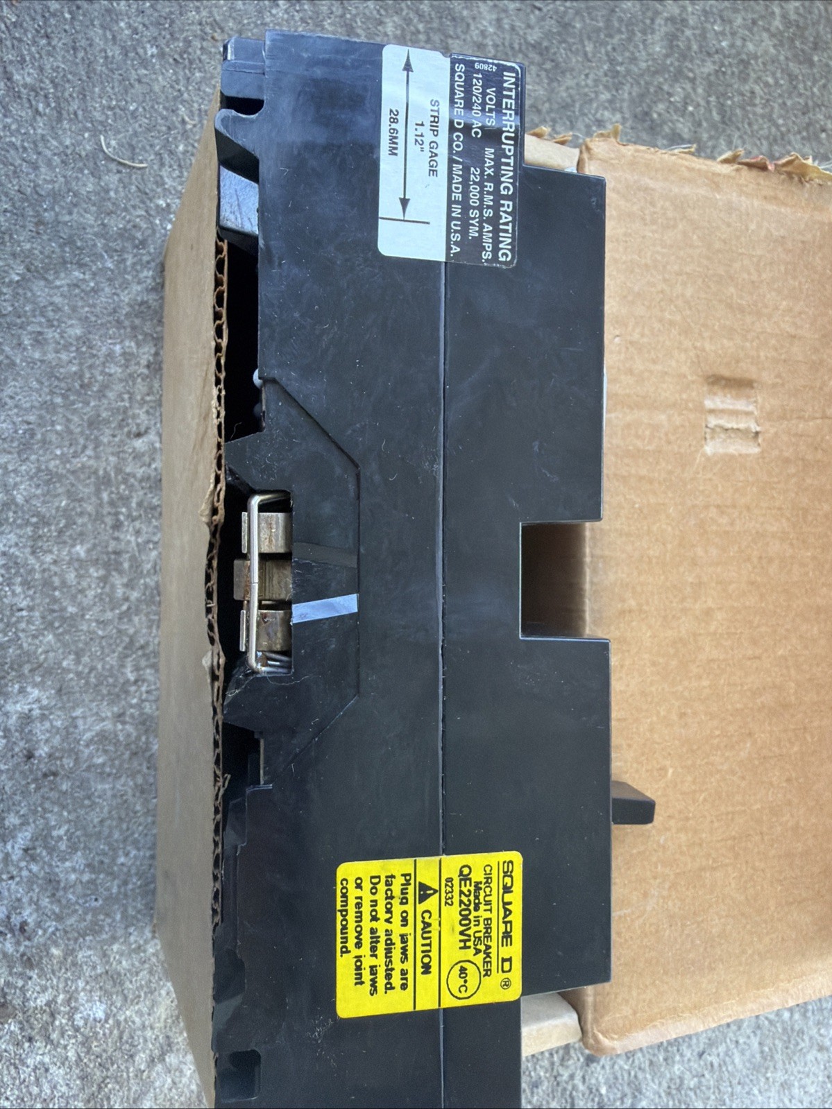 Square D QE2200VH 200A 2-Pole Circuit Breaker, 240VAC, QE6