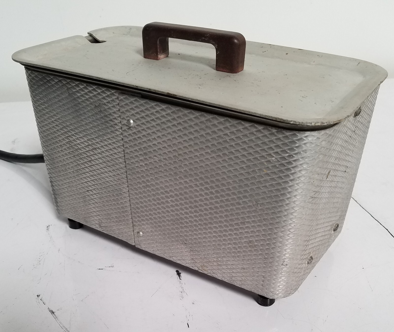 Whip-Mix Model B Dental Hygrobath 8.5″x 4.5″x 3″ 100F/38C