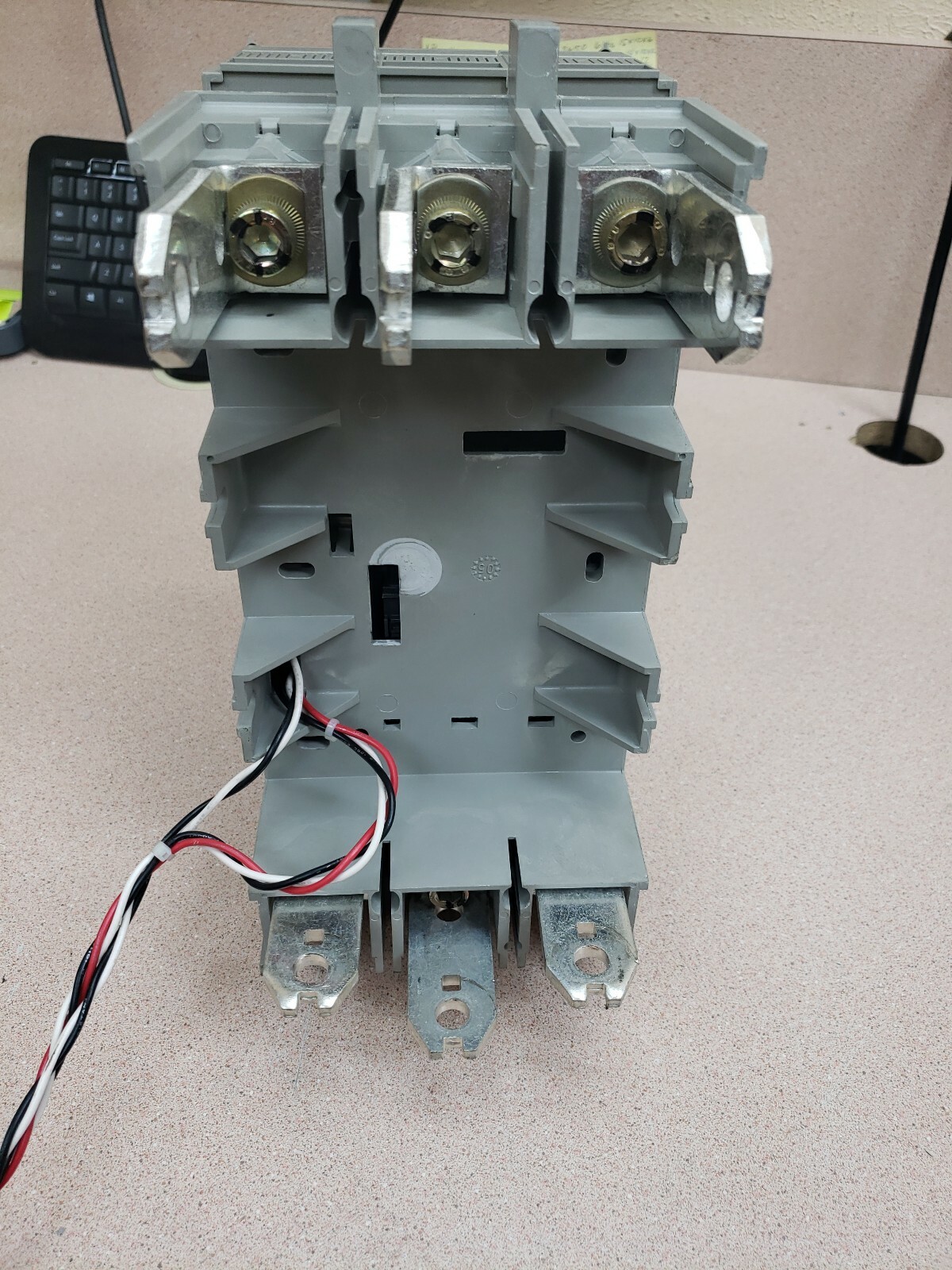 MERLIN GERIN NSJ NSJ600 A NSJ600A 3 POLE 600 AMP 600v MOLDED CASE SWITCH