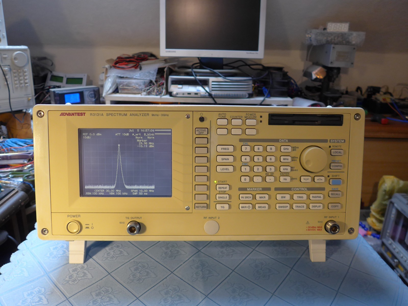 Advantest R3131A Spectrum Analyzer 9kHz – 3GHz with T.G.