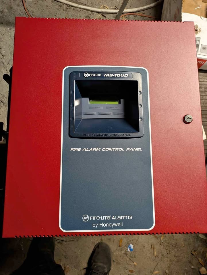 NEW Fire-Lite MS-10UD-7 10-Zone Fire Alarm Control Panel FACP DACT Honeywell Red