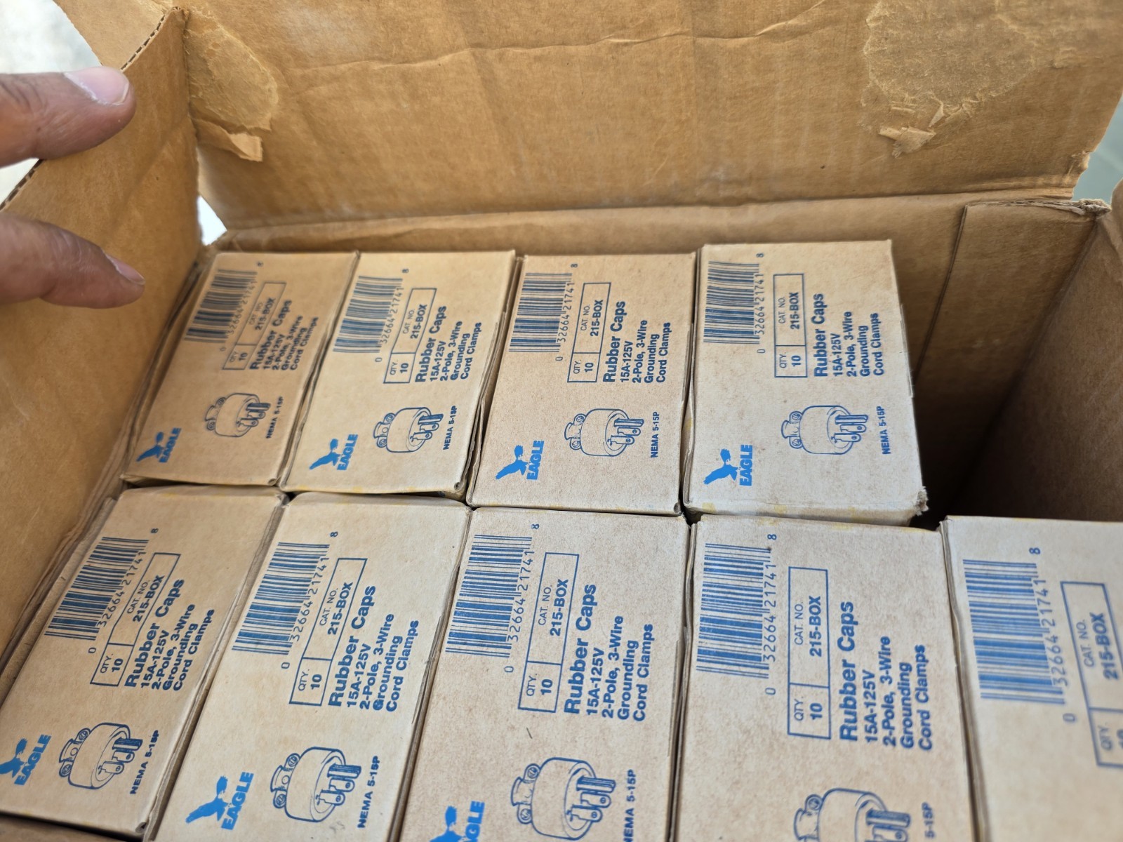 Plug 15A 125V 2Pole 3 Wier 1Box 100 Pieces