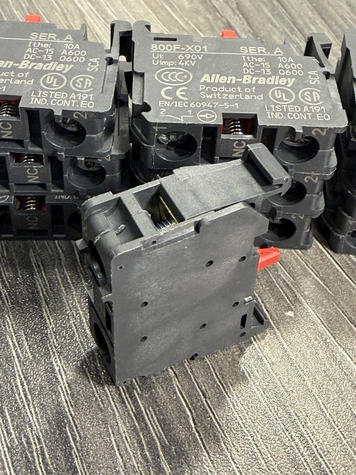 Allen‑Bradley 800F‑X01 Ser A Contact Block 1NO 600V Auxiliary Contact – QTY-10