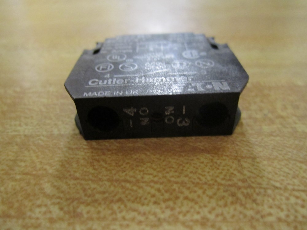 Cutler Hammer E22B2 Eaton Contact Block