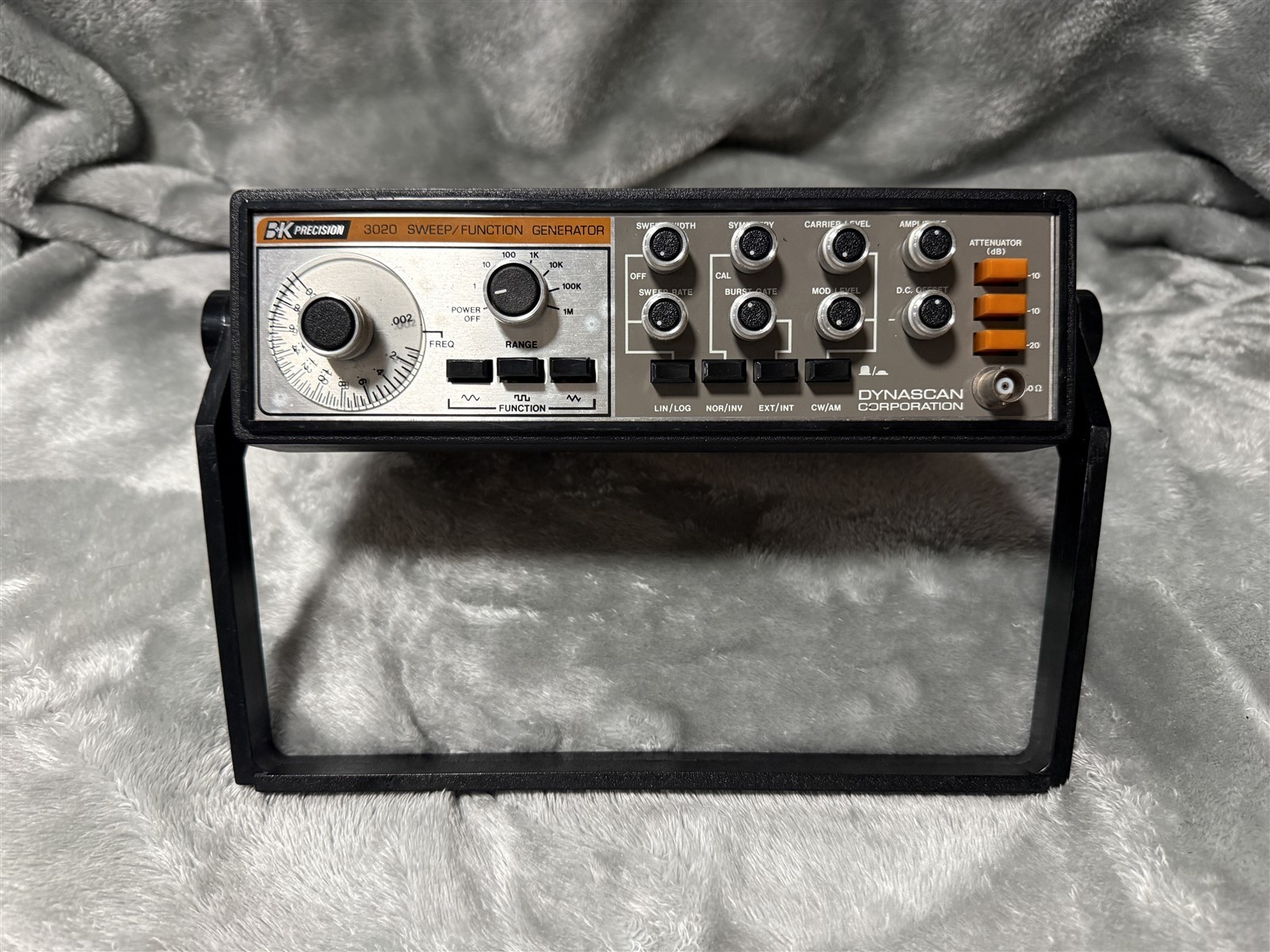 B&K PRECISION 3020 SWEEP FUNCTION GENERATOR «AS IS UNTESTED»