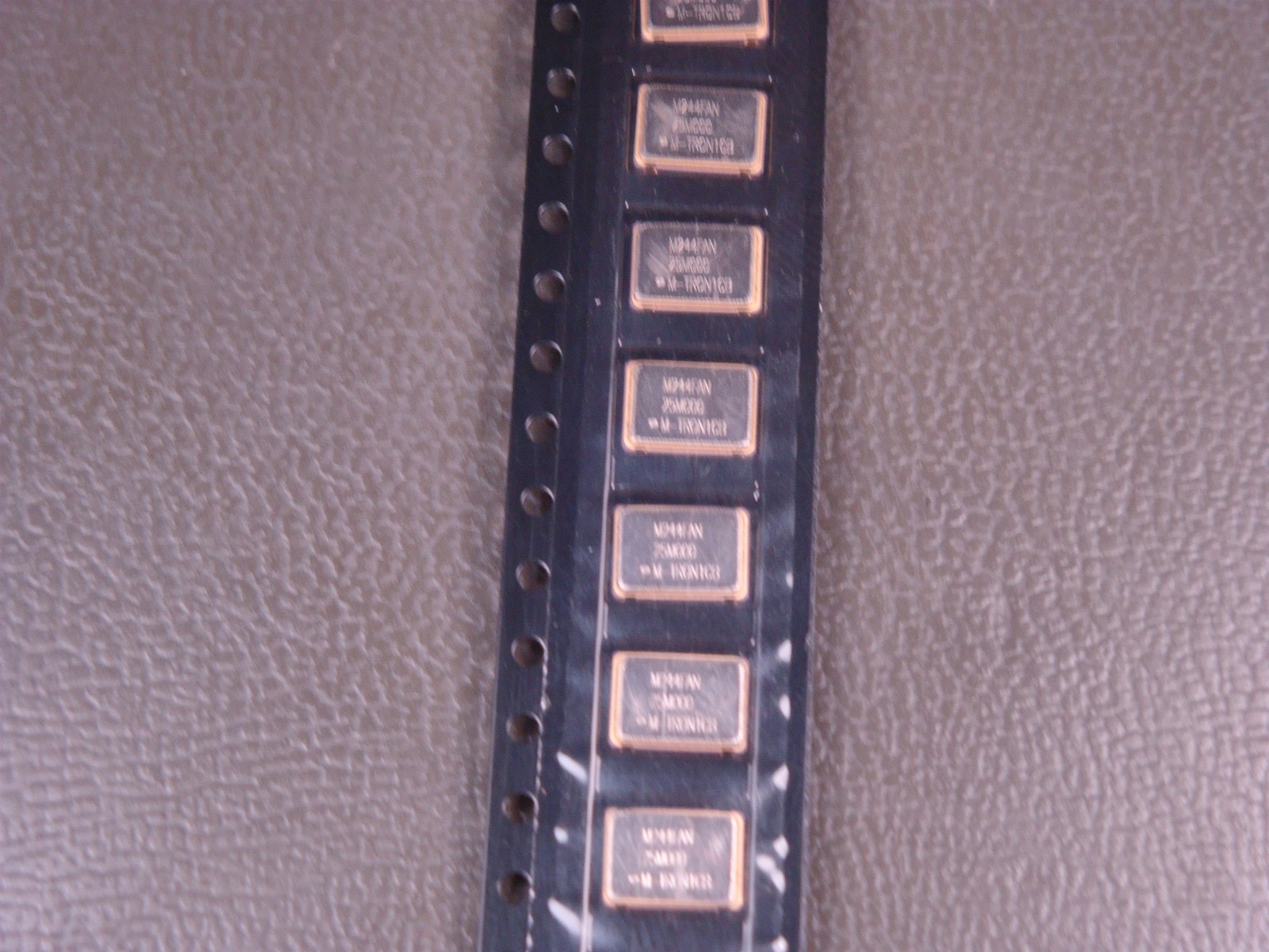 M244FAN25.000MHZ M-Tron Clock Oscillator 25MHz 3.3V Surface Mount NOS