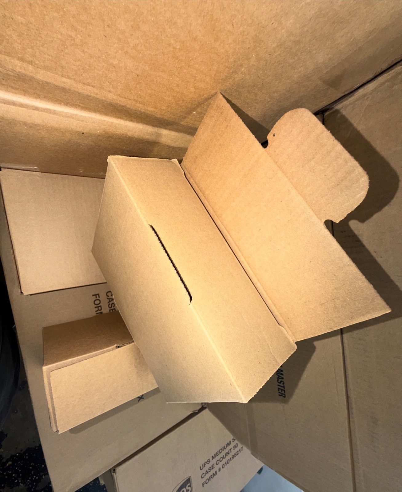 50 Pieces 9″ x 6″ x 3″ Corrugated Mailer Shipping Boxes – * LOCAL PICK UP ONLY *