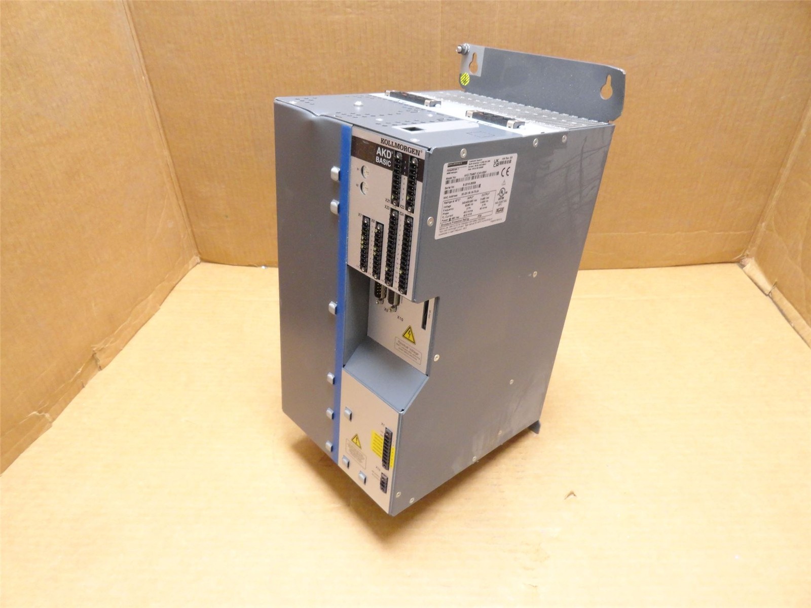 245734 New-Incomplete; Kollmorgen AKD-T04807-ICAN-E091 Servo Drive(Dented Case)