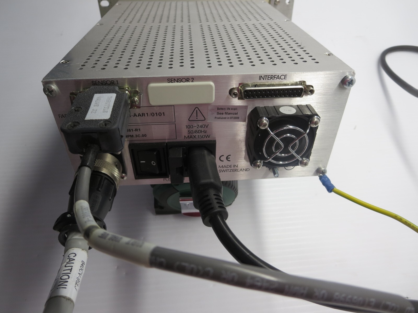 VAT PM-4 Adaptive Pressure Controller 100-240VAC 50/60HZ Powers On