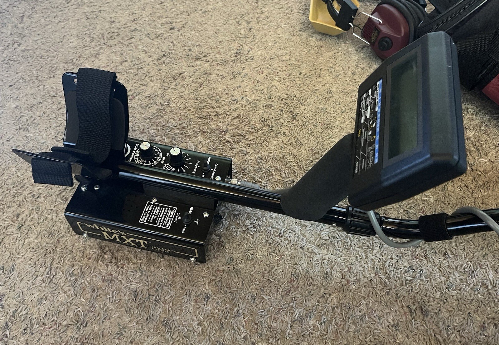 WHITE’S MXT Tracker E-Series Metal Detector + Extras – Excellent Condition!!