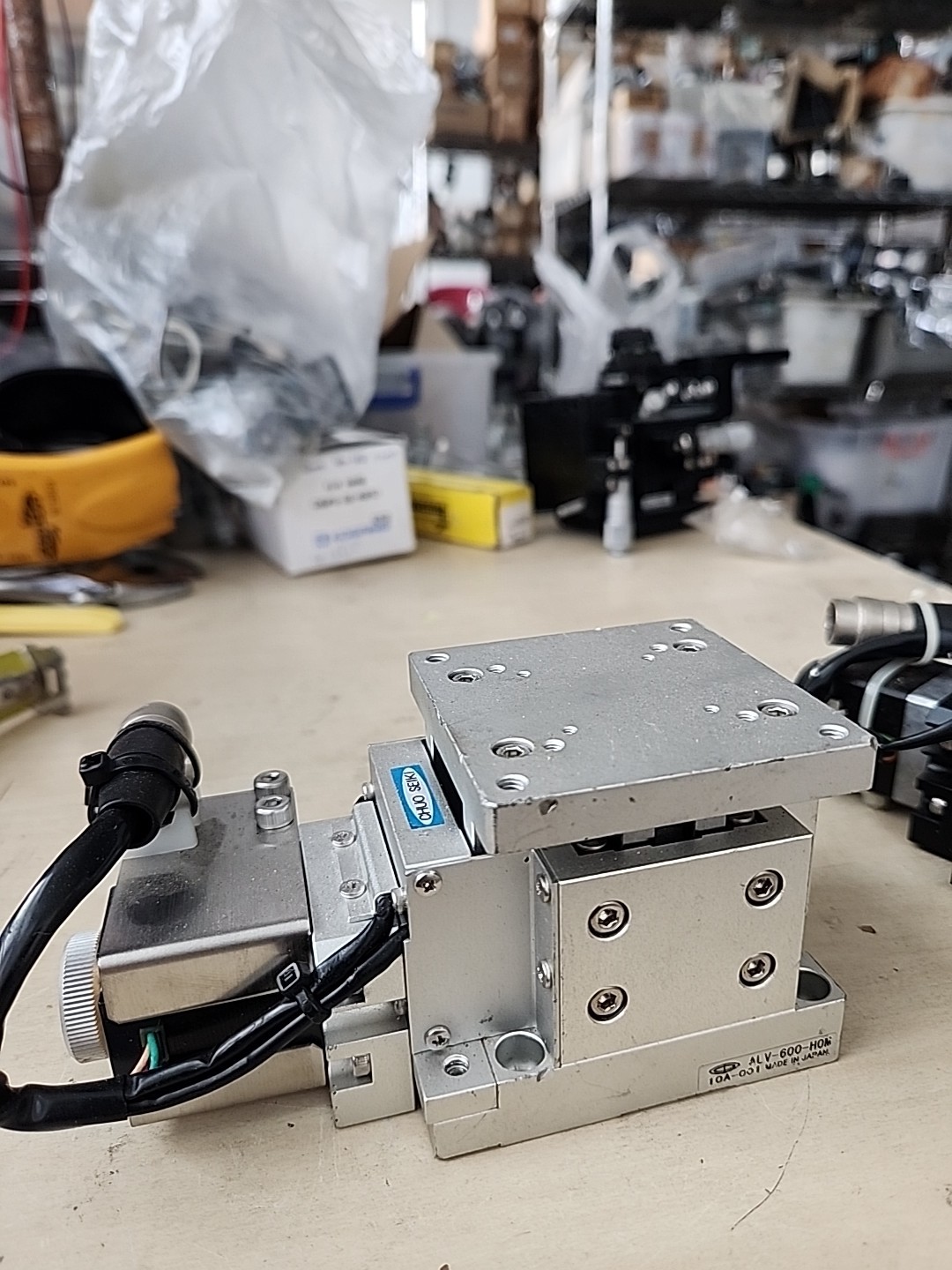 MISUMI ALV-600-HOM, CHUO SEIKI Z AXIS Motorized Stage MADE IN JAPAN