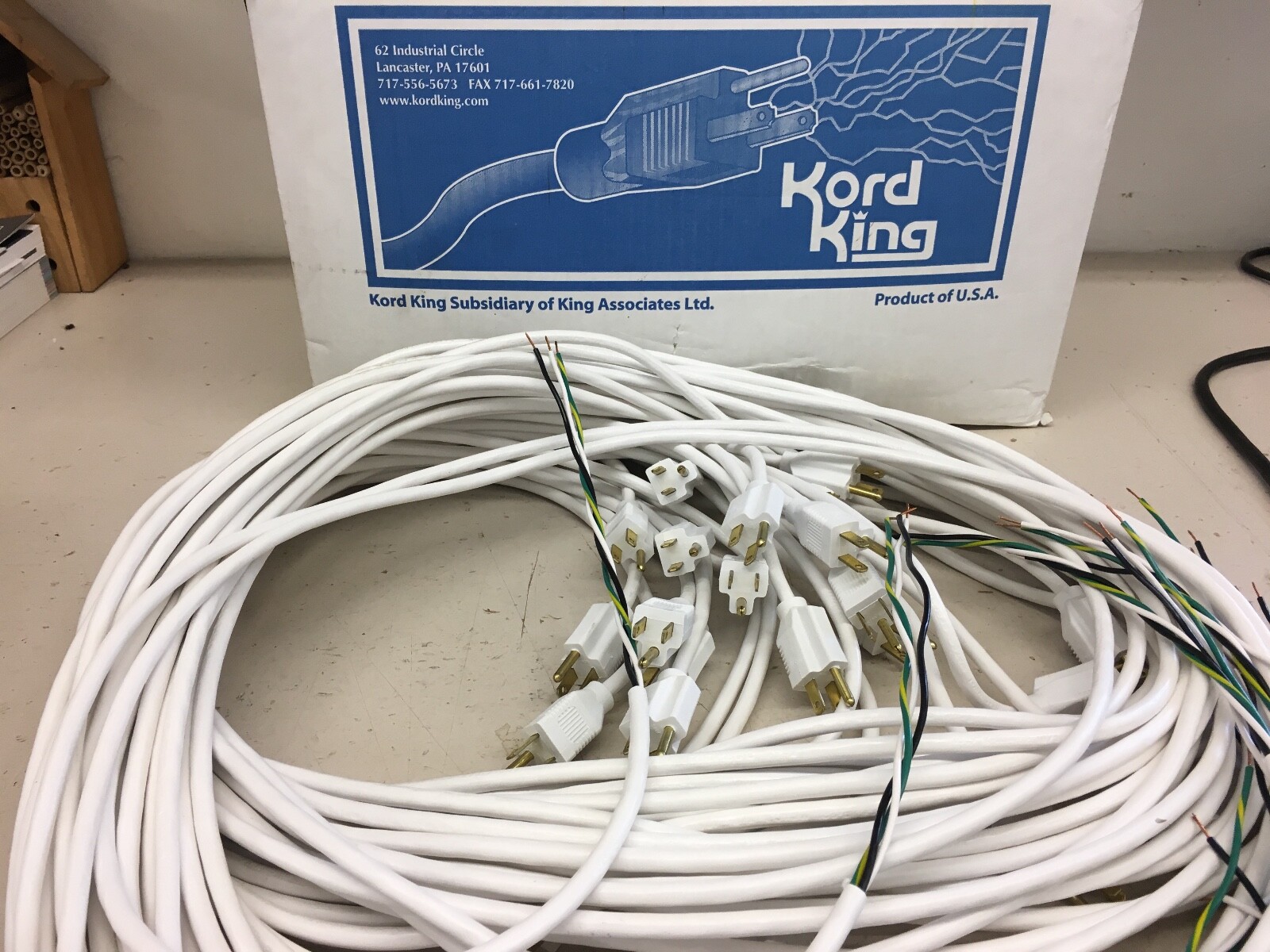 18-3 SJTOW 110″ OVER ALL, WHITE POWER CORD 515 PLUG bundle of 25