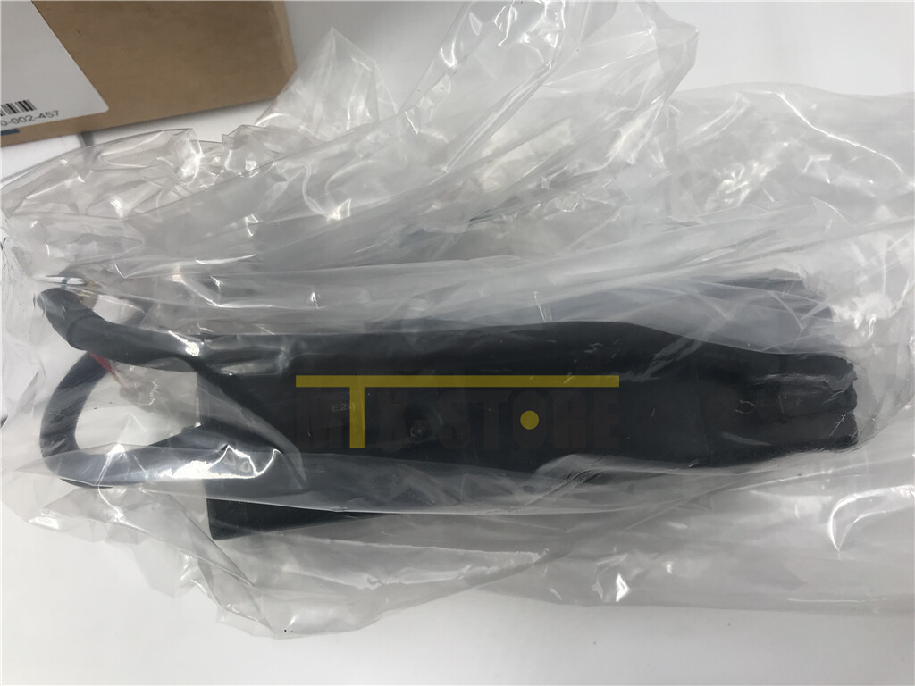 1QTY SGMAS-01A2A-YR11 SGMAS01A2AYR11 YASKAWA SERVO MOTOR