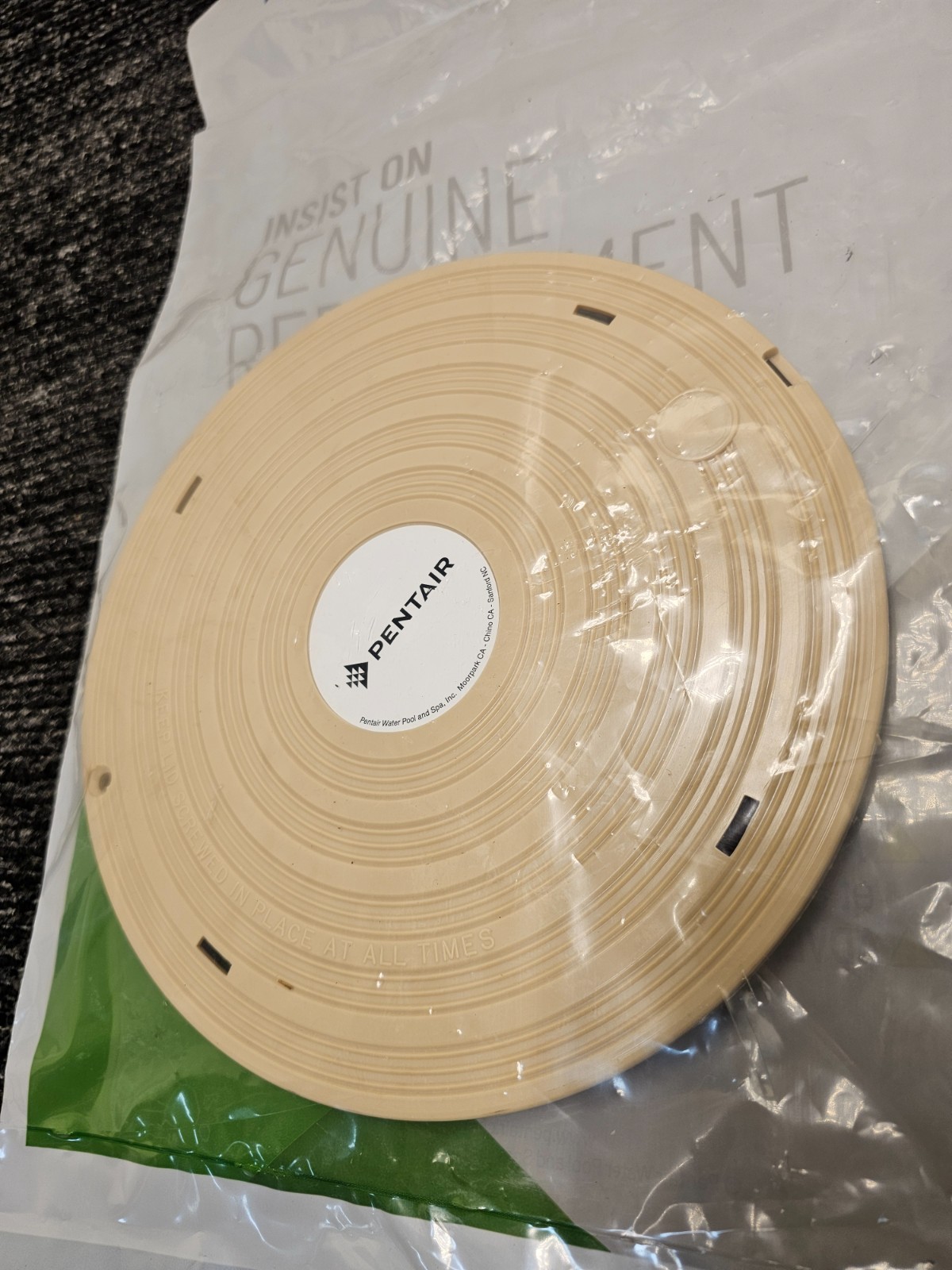 Pentair 85017800 Admiral 9″ Old Style Skimmer Lid Beige