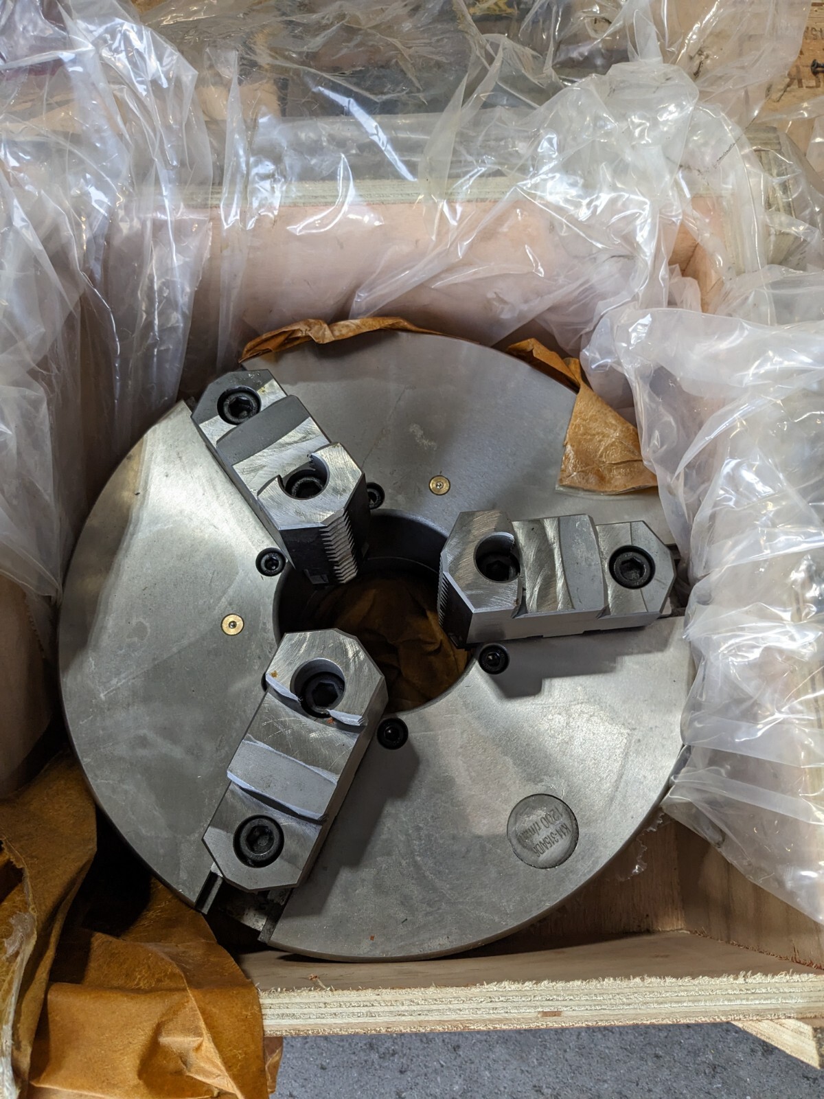 Self Centering 3-Jaw Manual Lathe Chuck 12″ Diameter D6 Mount