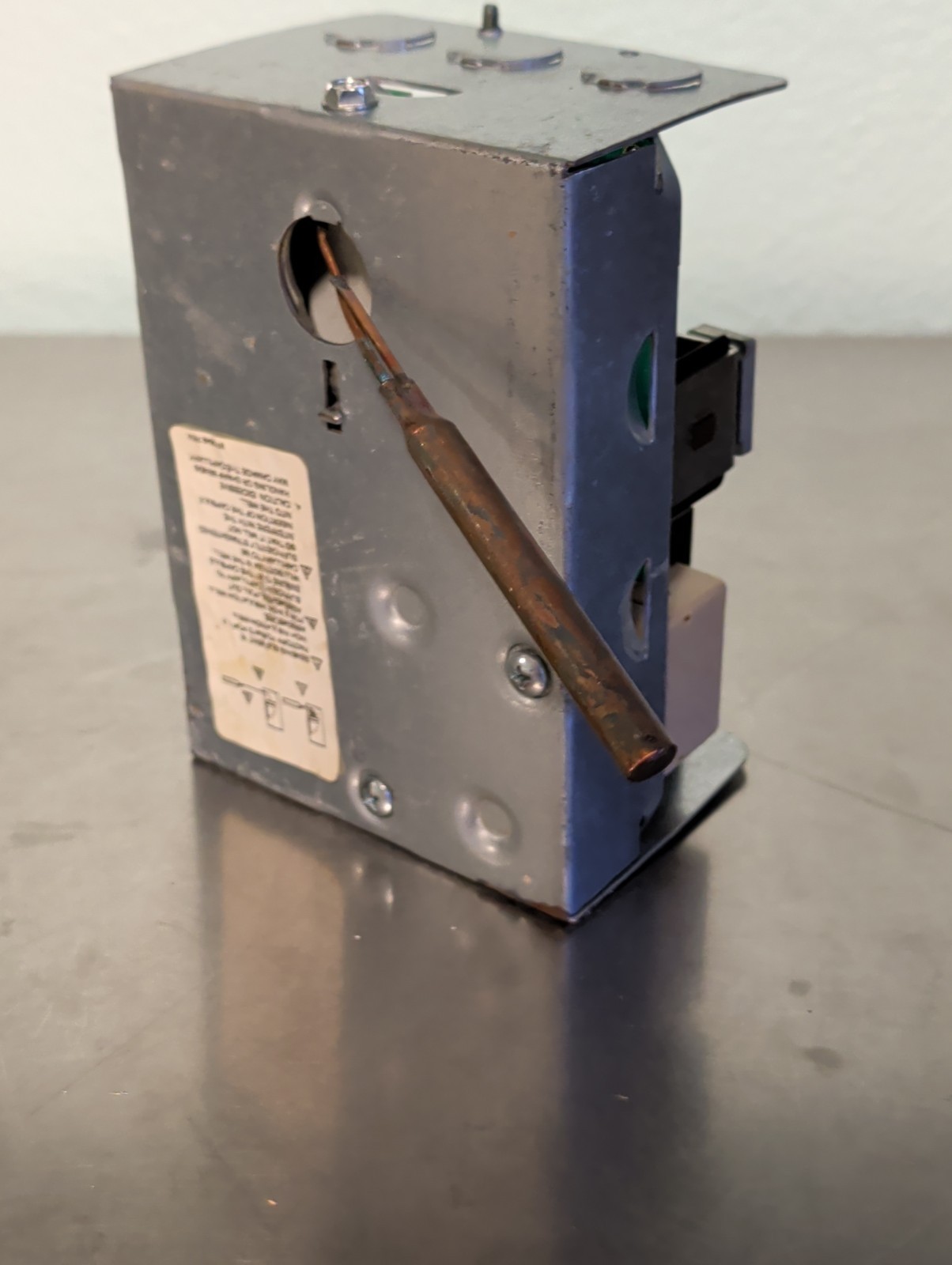 Resideo High Limit Vert Mount Aquastat Relay w/ 50VA Transformer L8148E1299 3
