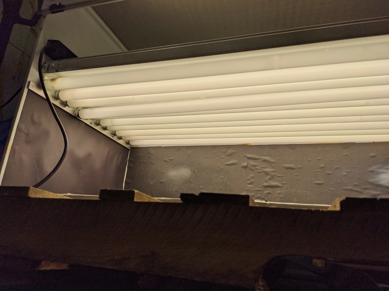 Terra Universal 6601-24-U WhisperFlow 2×4′ Fan Filter Unit ULPA 4′ Ductless Hood