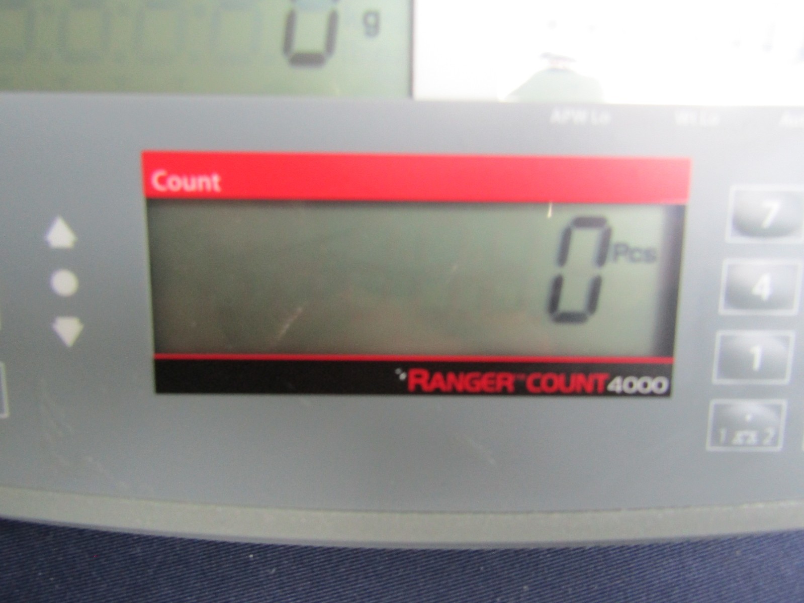 Ohaus RC41M30 Ranger Count 4000 Durable Counting Scale max 30kg/60lb GUARANTEED