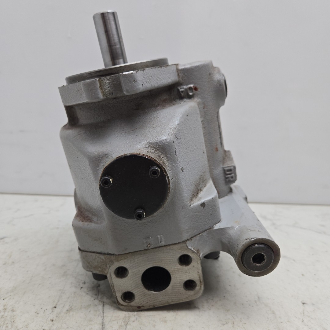 Variable Hydraulic Piston Pump Used No Manufacturer Tag See Pictures For Details