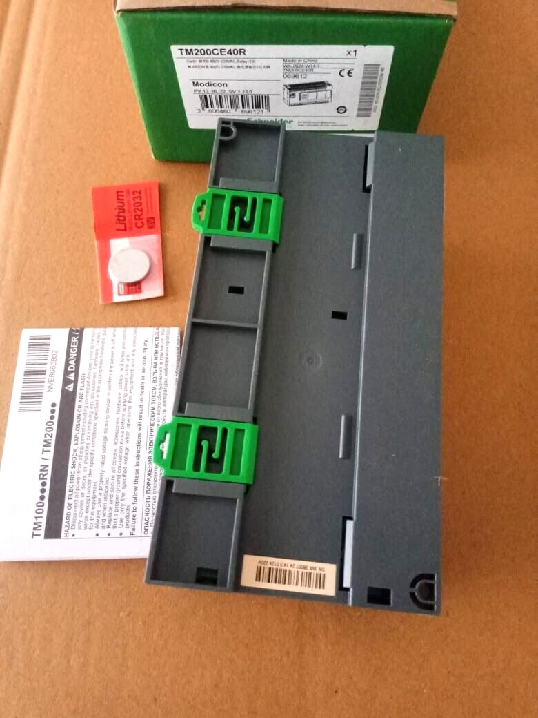 NEW Schneider TM200CE40R controller, Modicon Easy M200, 40 IO, relay, Ethernet