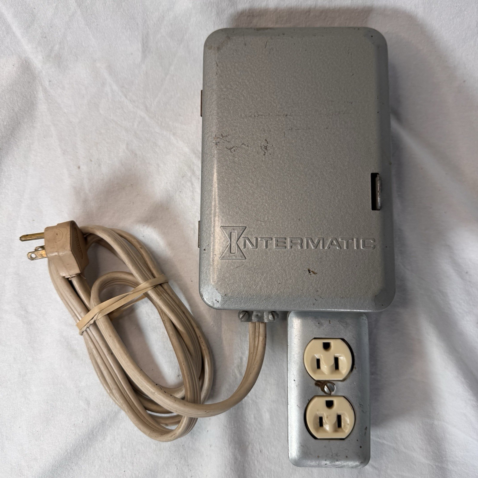 Intermatic 24 Hour Dial Time Switch Model T101 ~ FAST FREE SHIPPING!