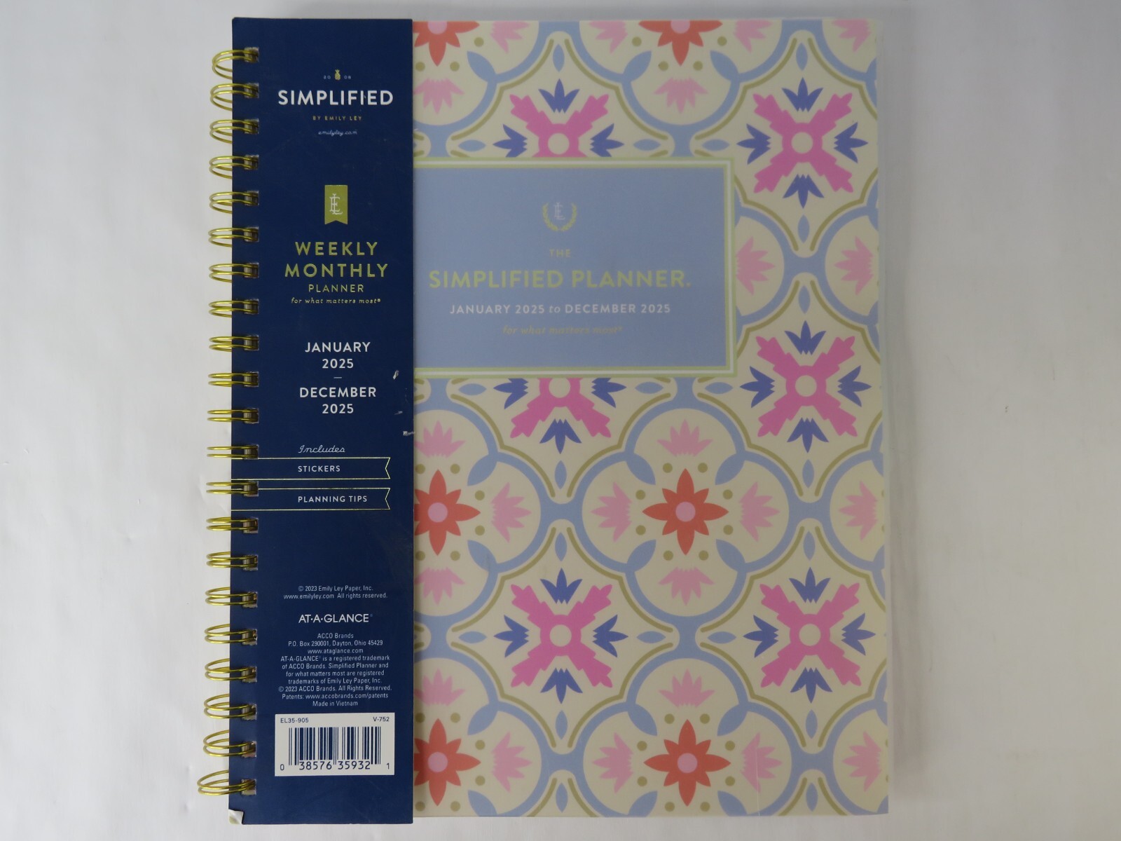 2025 AT-A-GLANCE Weekly/Monthly Planner, 8-1/2″ x 11″, Tile, Jan-Dec