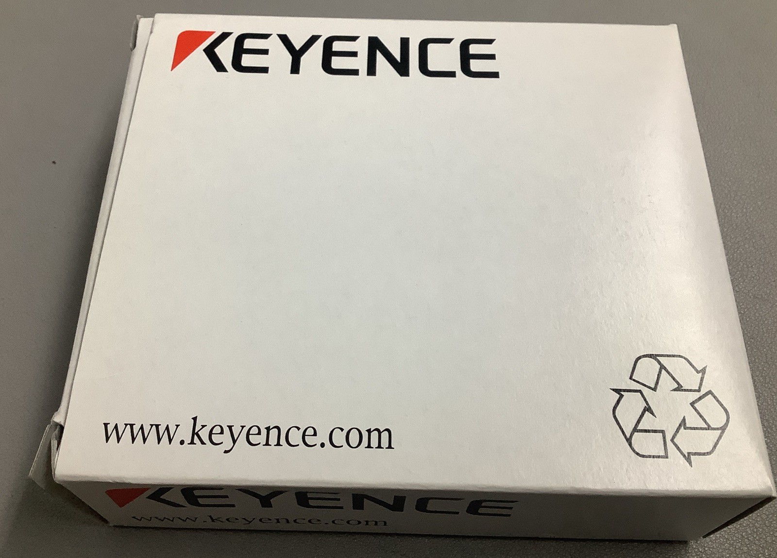 Keyence Self-contained CMOS Laser Sensor LR-ZH490CB (b448)