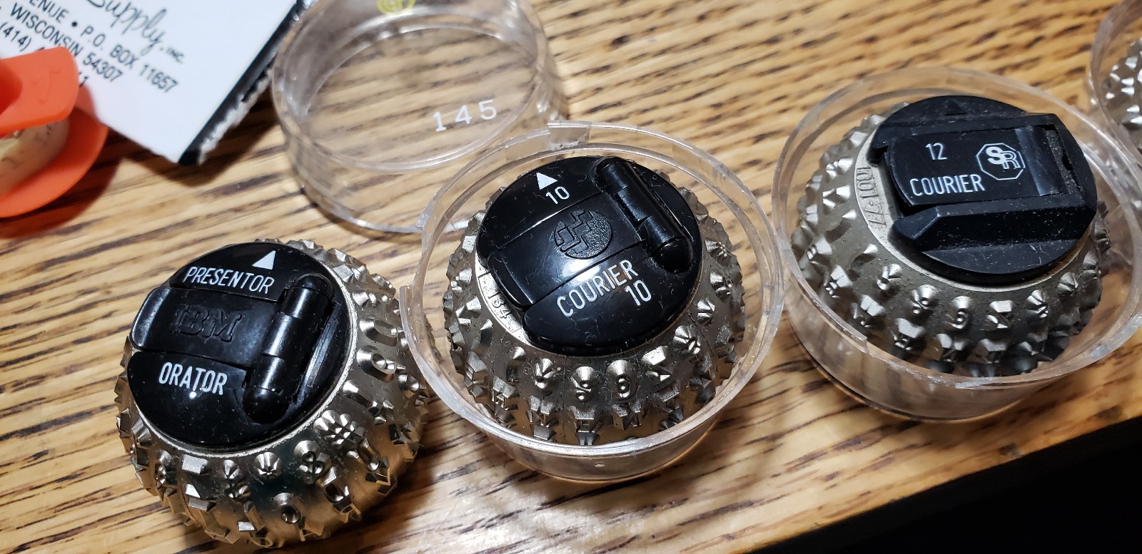 IBM Selectric II Typewriter 5 BALLS 1 RIBBON Script Courier Orator electric VTG