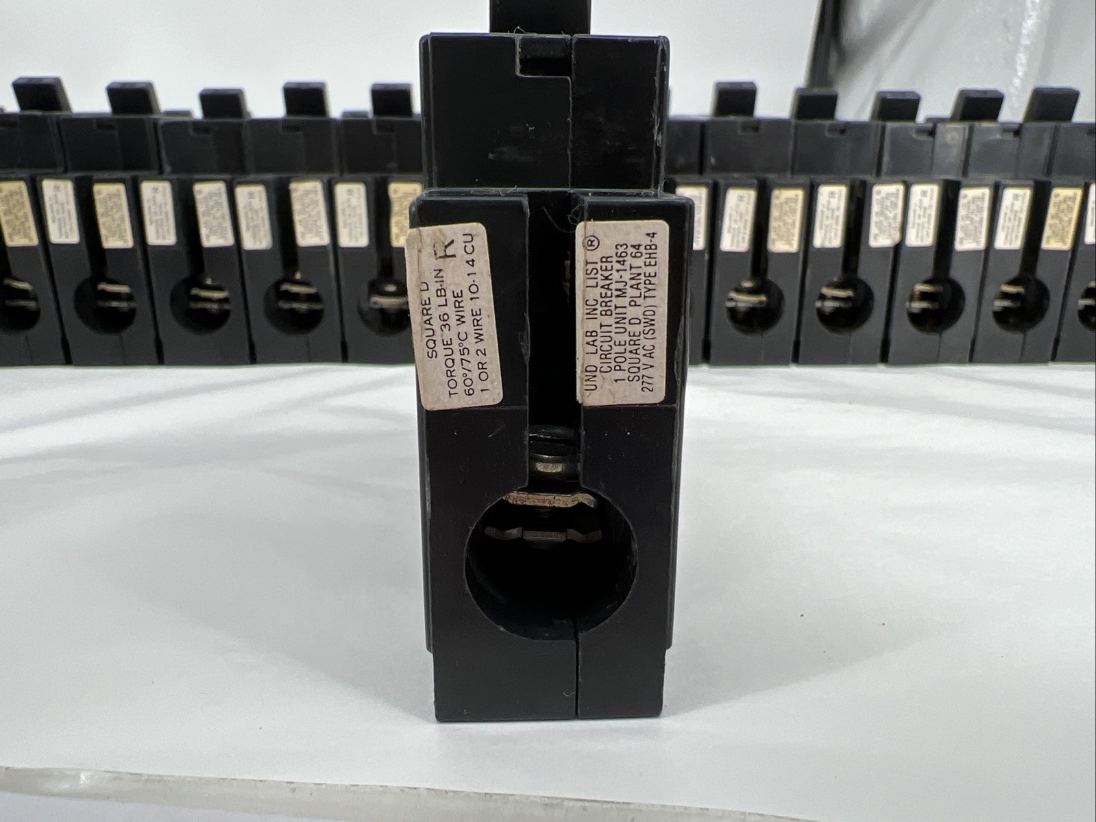 Square D EHB14020 Circuit Breaker, 20A, 1 Pole, 277V, Type EHB, Bolt-On