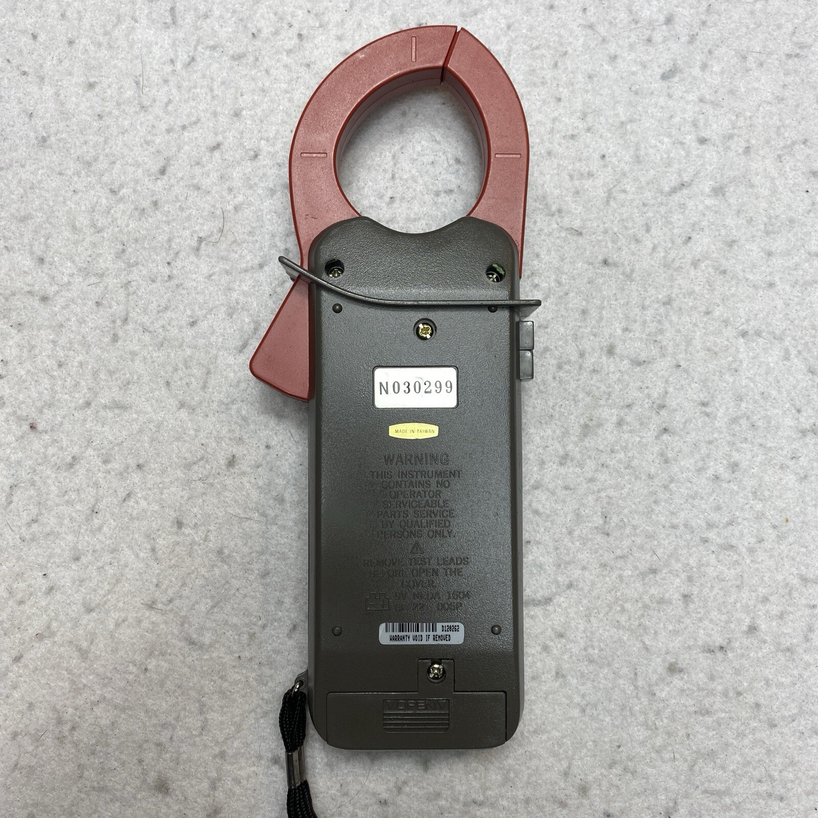 Extech Instruments Cat III DC Clamp Meter With Case No 30299 600V AC