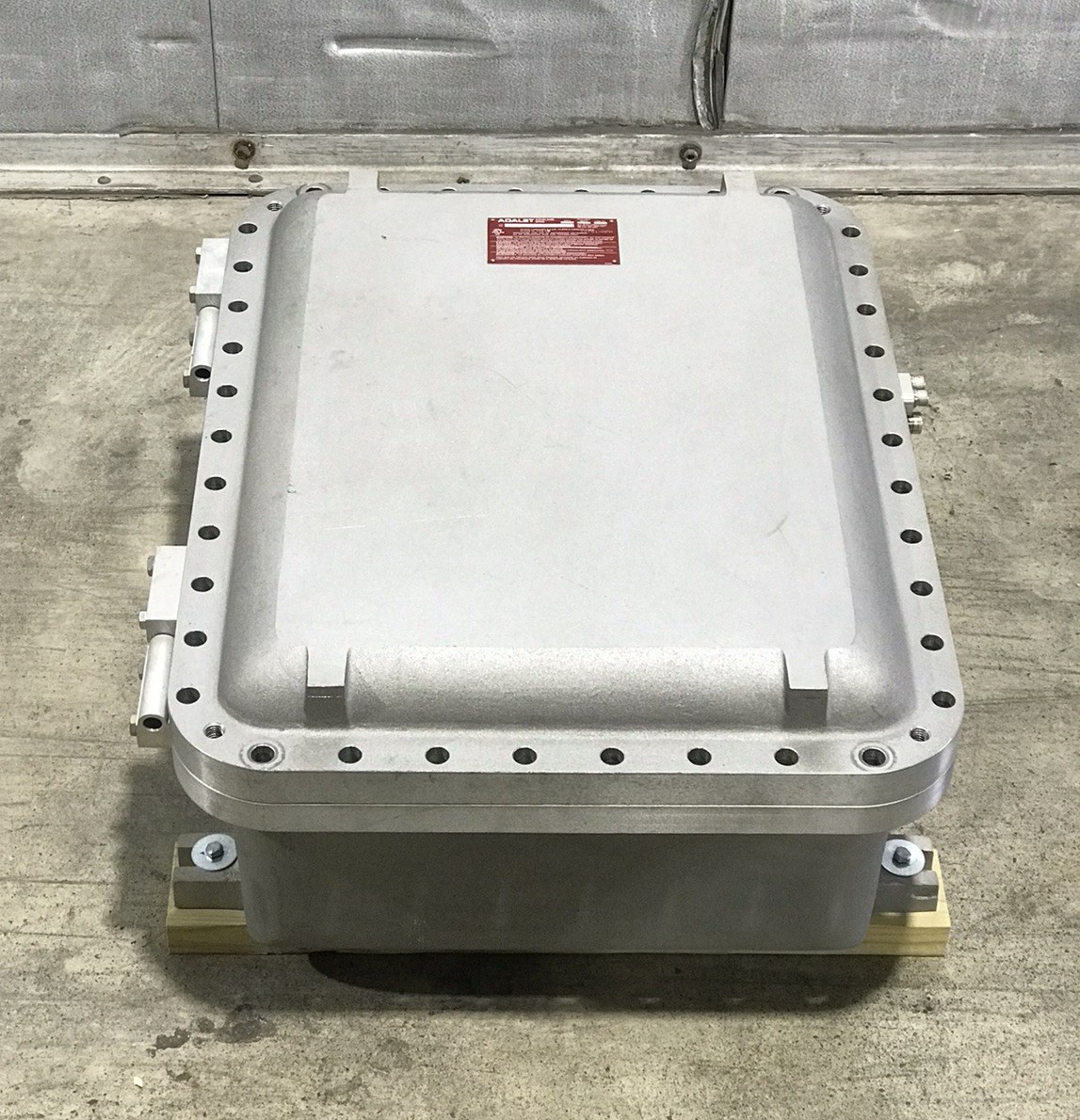 HOUSTON STOCK NEW ADALET XCE-182408-N4 EXPLOSION PROOF ENCLOSURE 18x24x8 NEMA 9