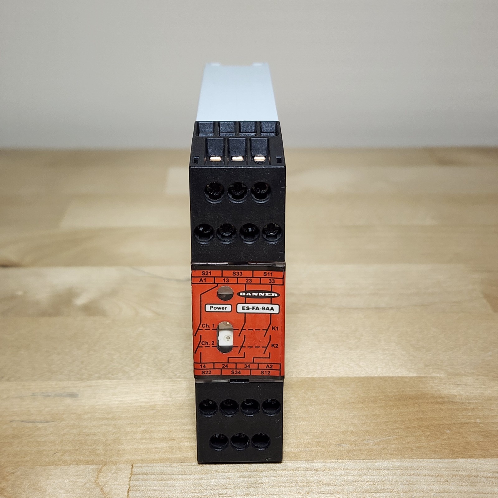 Banner ES-FA-9AA Safety Relay Module E-Stop Rope Pull Interlock 24VAC/DC 60131