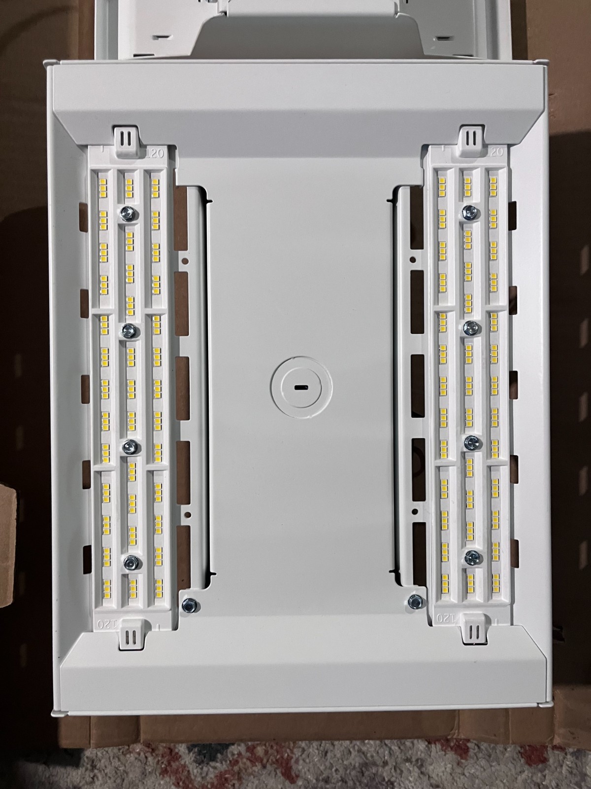 GE LED HIGH-BAY LIGHT ABV3018T571QQV23KQW 109W 120-277VAC 50-60 HZ BRAND NEW