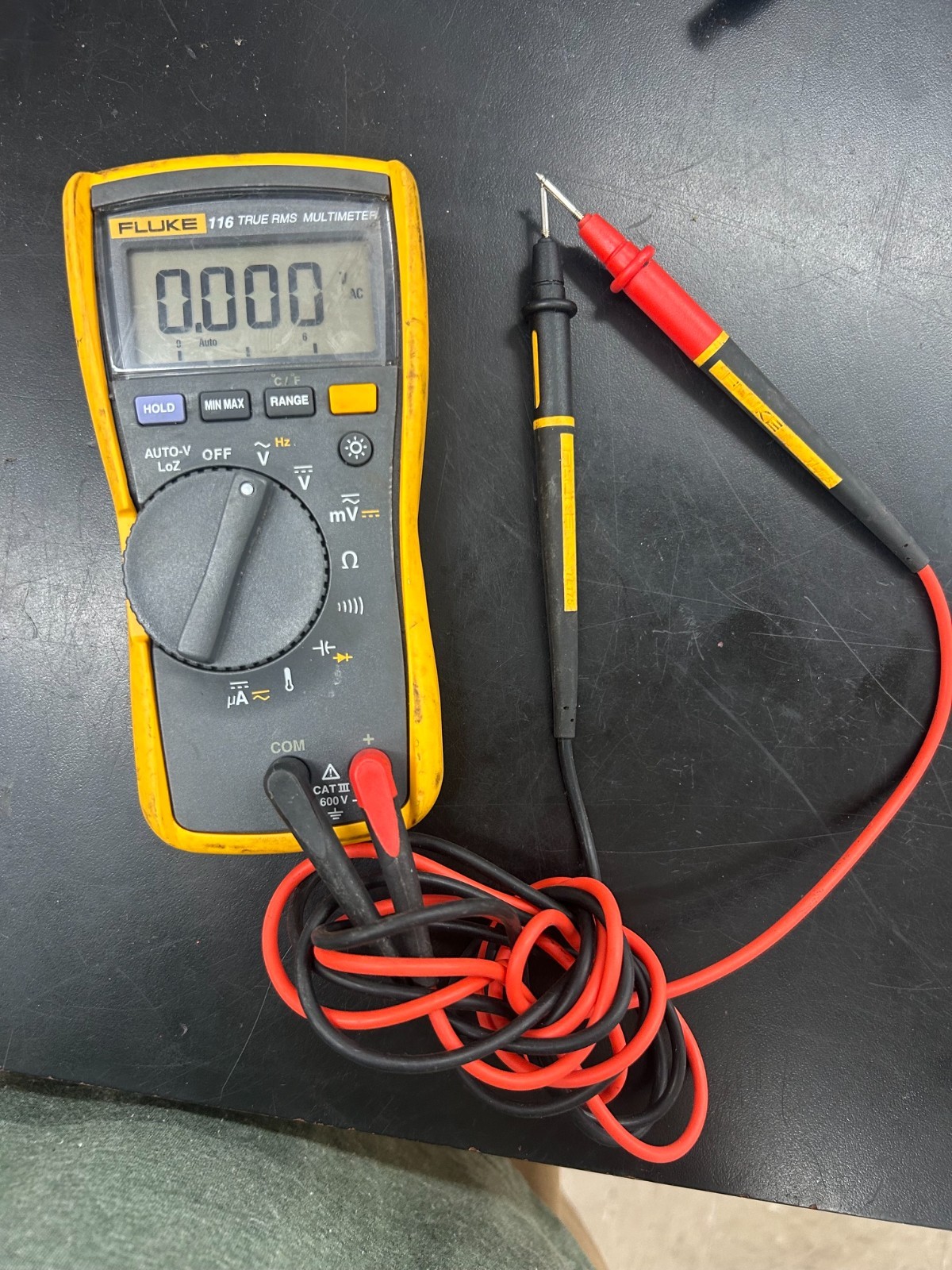 Fluke 116 True-RMS Field Technicians Digital Multimeter With Leads