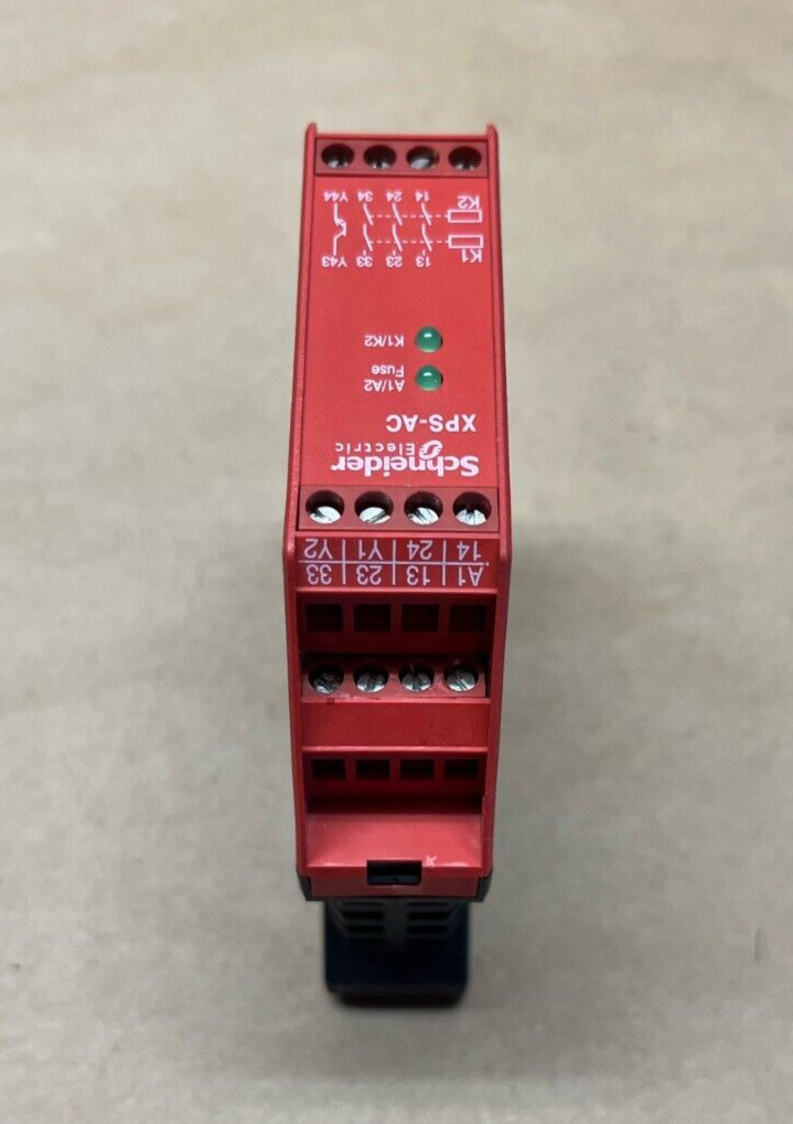 Telemecanique XPSAC5121 Safety Relay
