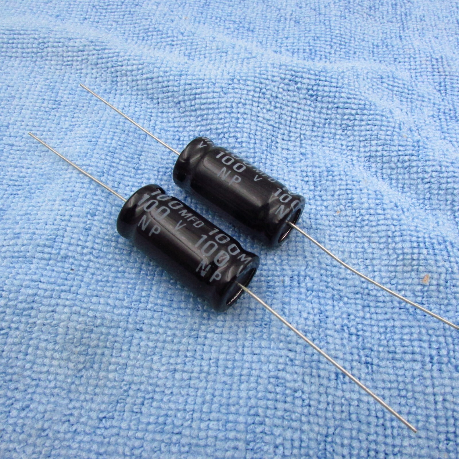 Qty 2 100uF 100V Electrolytic Non-Polarized Speaker Crossover Capacitor