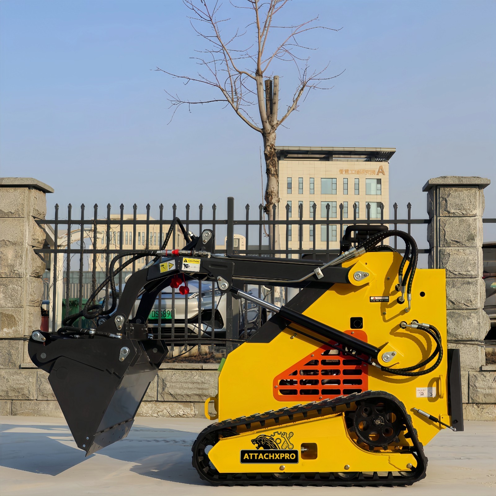 24HP Mini Skid Steer Loader 4in1 Bucket 3-Stage Pump Hydraulic System W/Forklift