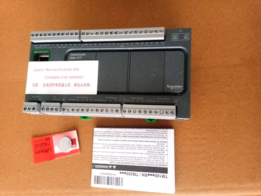 NEW Schneider TM200CE40R controller, Modicon Easy M200, 40 IO, relay, Ethernet