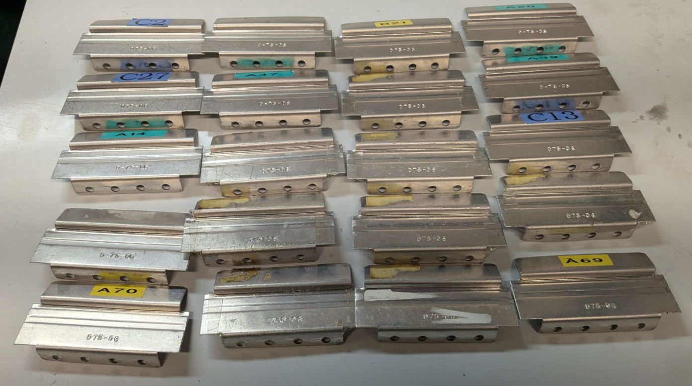 Lot of 25 Lista Aluminum Cabinet Drawer Dividers 2″ x 3-7/8″ D75-06 Stanley