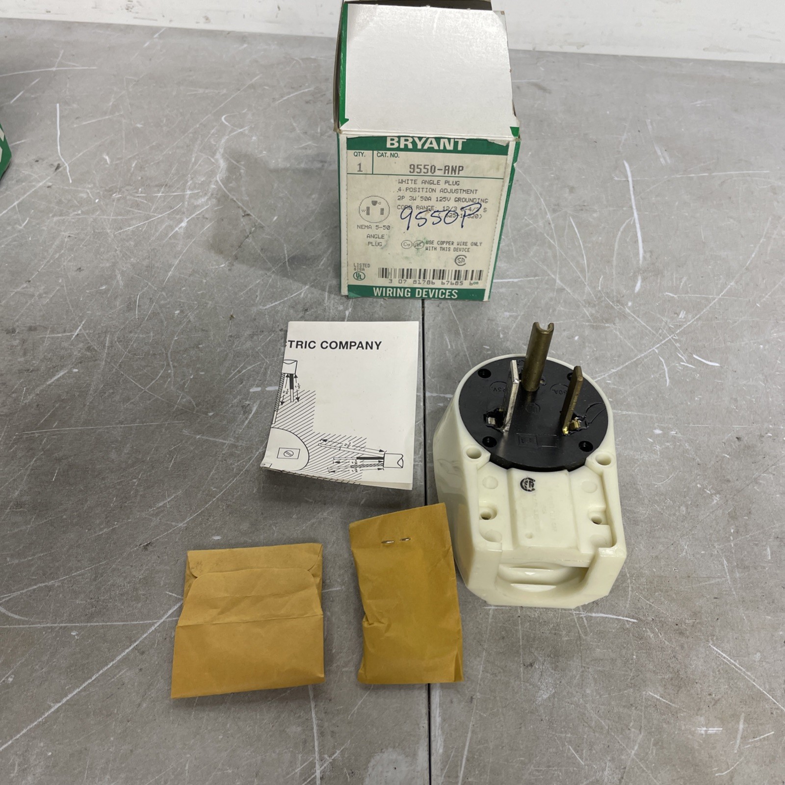 NIB BRYANT White Angle Plug 4 Position Adjustment 9550-ANP
