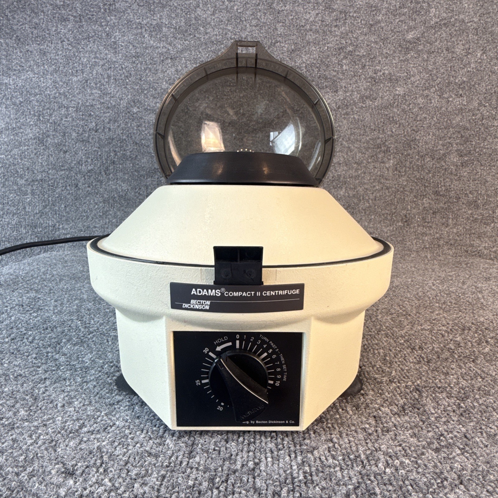 Becton Dickinson Clay Adams Compact II 2 Centrifuge w/ Inserts & 2 WEIGHT PLUGS