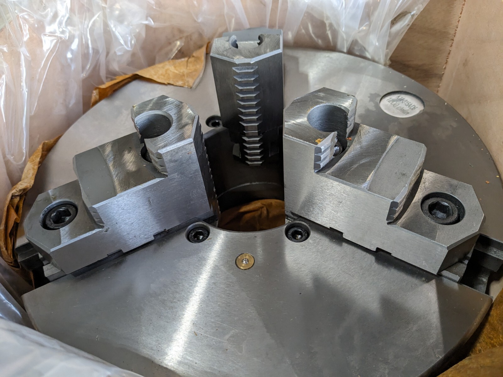 Self Centering 3-Jaw Manual Lathe Chuck 12″ Diameter D6 Mount