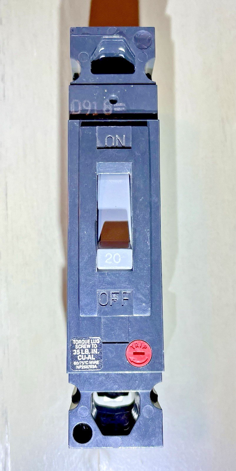 GE THED114020 20A 1P 1PH 480-VAC MOLDED CASE CIRCUIT BREAKER ***FREE SHIPPING