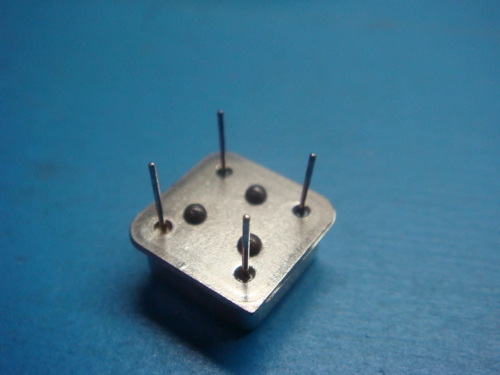 (5) COMCLOK CM21AH-25.000 25 MHz 5V 8 PIN HCMOS CRYSTAL CLOCK OSCILLATOR