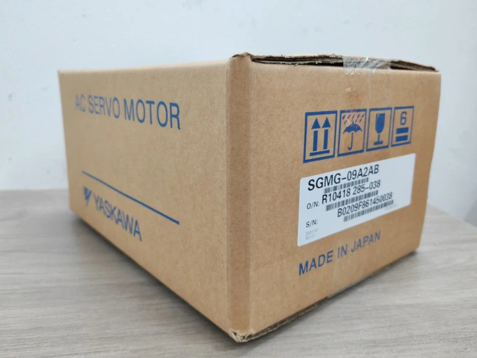 2 years warranty New Yaskawa SGMG-09A2AB AC SERVO MOTOR SGMG09A2AB